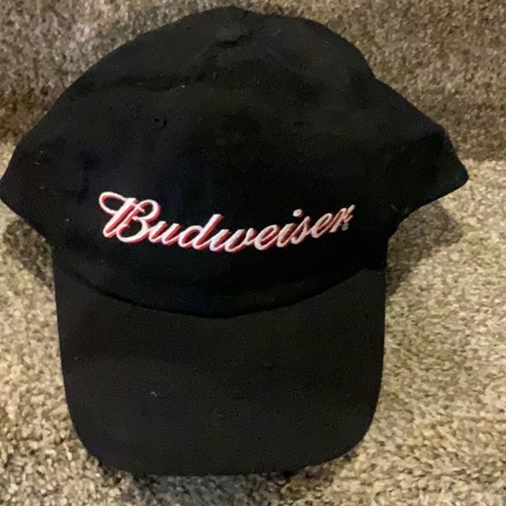Budweiser hat.  Cardboard still in place inside of cap.